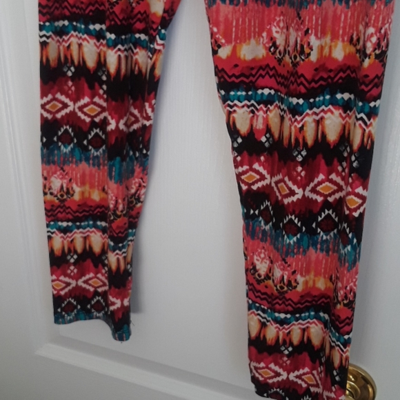 💕CUTE💕Boho 3/4 leggings - Picture 3 of 3